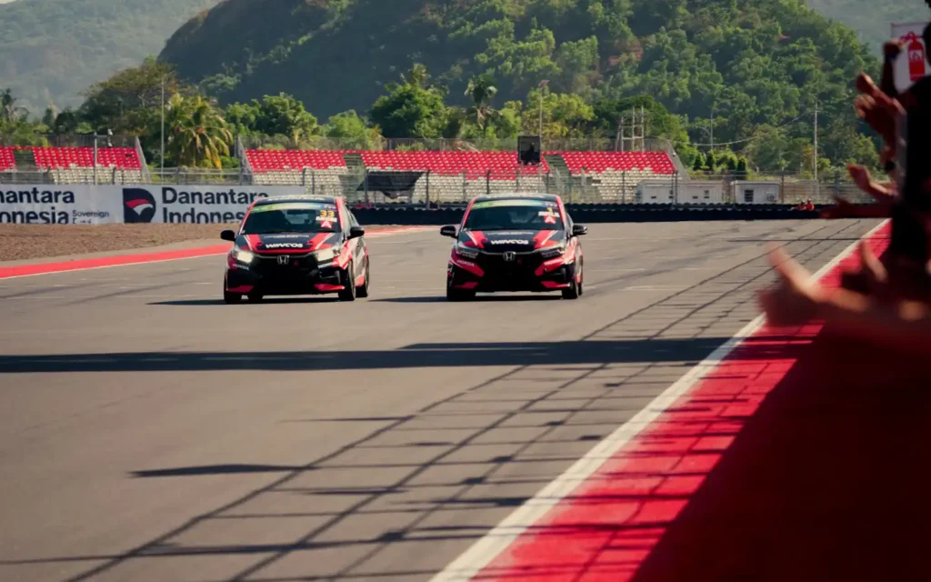 Honda Brio Tampil Dominan: Honda Racing Indonesia Finis 1–2 dan Cetak Fastest Lap di Race 1 ITCR 1200
